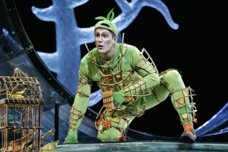 Christopher Maltman nas penas do Papageno da Flauta Mágica no Metropolitan Opera de Nova York, dezembro de 2016.