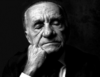 Antônio Carlos Queiroz: "Os versos de Cabral, falando das coisas, falam de si e da saga dos homens e mulheres do mangue e do universo, com todas as suas paixões, irrevogáveis".