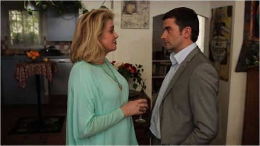 No elenco de O Ignorante: Catherine Deneuve e Pascal Cervo