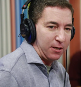 Gleen Greenwald é um jornalista premiado que ganhou projeção com matérias denunciando o mega esquema de vigilância da NSA com base em documentos de Edward Snowden. Ele já encarou o governo americano. Quem desconsiderar sua força jornalística erra feio.