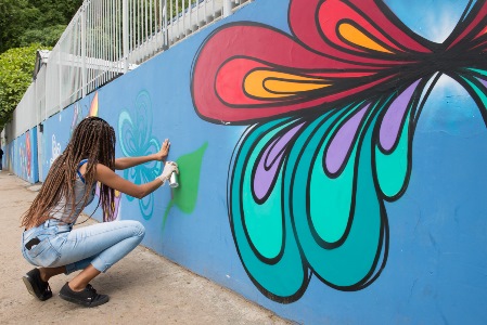 O grafite ganha as paredes do Centro Carioca de Design, na Praça Tiradentes, no Centro, com a mostra “Grafitarte Digital”, dia 13/6.