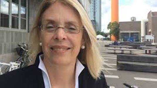 Londa Schienbinger: "Com a produção científica androcêntrica as mulheres sofrem desnecessariamente e morrem".