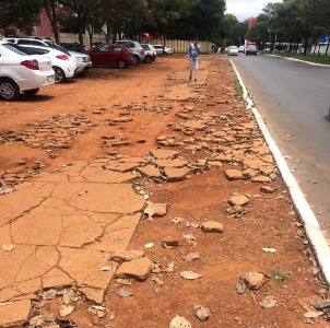 No SRTVSul a situação das calçadas é essa, imagine nas cidades satélites