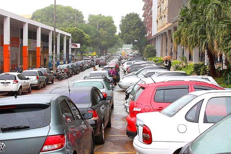 A Rede Urbanidade sugere que os recursos arrecadados com a cobrança pelo estacionamento rotativo sejam destinados para o financiamento e a manutenção do transporte coletivo e da mobilidade ativa (deslocamento a pé ou de bicicleta).”