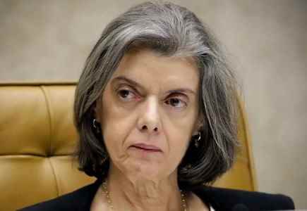 Cármem Lúcia (foto) e Henrique Meirelles são apontados para suceder Temer em caso de renúncia