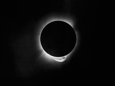 Nosso herói Teotônio acompanhou a equipe que documentou o eclipse de 1919 em Sobral para comprovar a Teoria da Relatividade