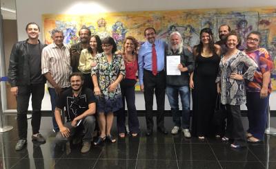 Comissão da Frente Unificada da Cultura do DF entrega a Bartolomeu Rodrigues uma carta aberta com pauta de 11 pontos para o diálogo.