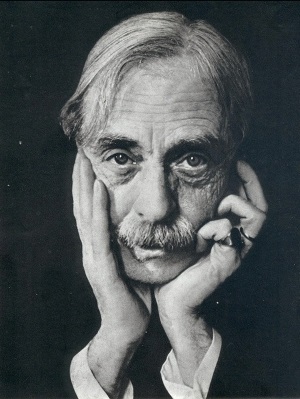 Paul Valéry (1871-1945): "A finalidade de uma obra – honesta – é simples e clara: fazer pensar. Fazer pensar, a contragosto, o leitor. Provocar atos internos”.